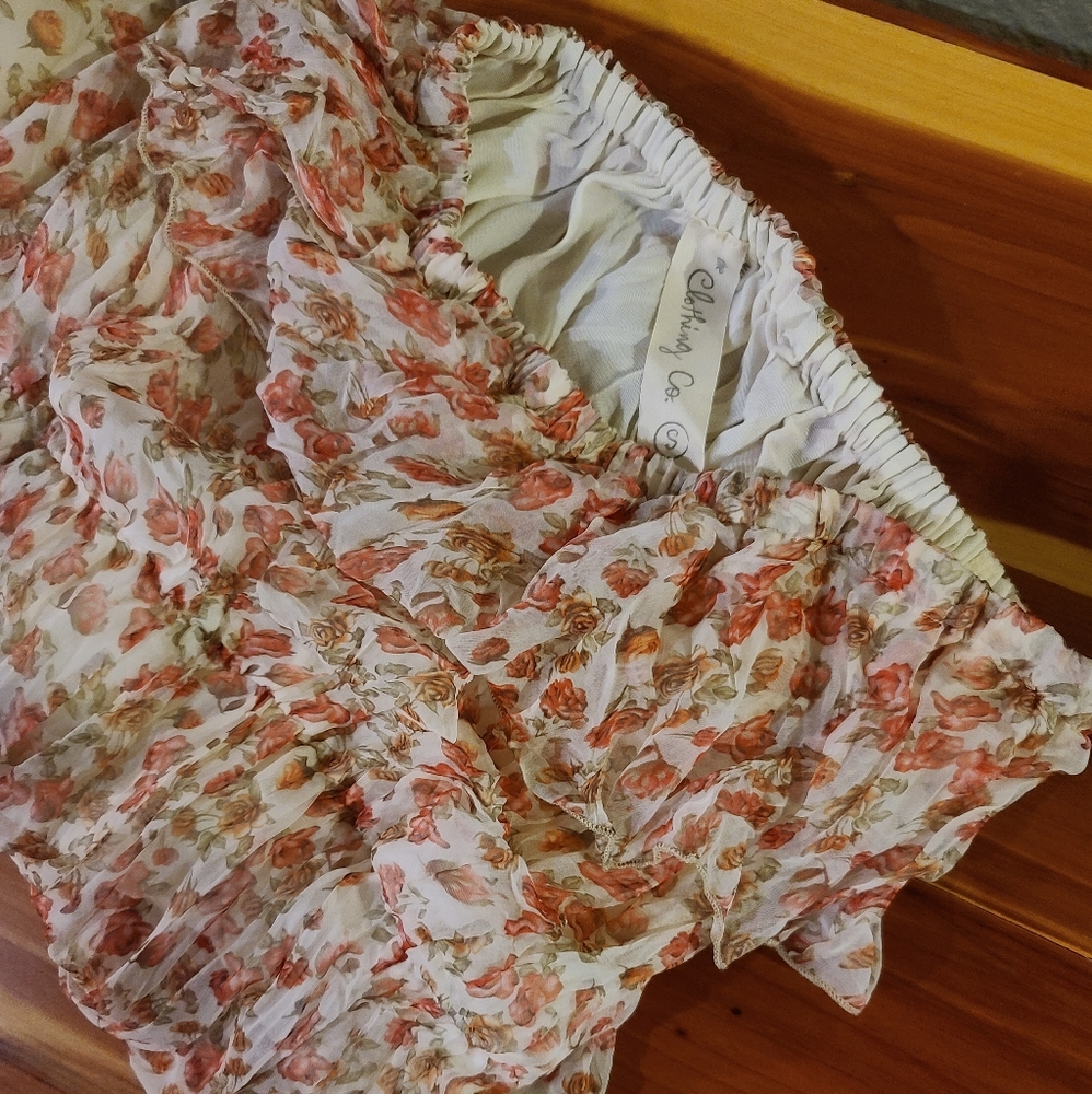 Dress - Picture 8 of 9